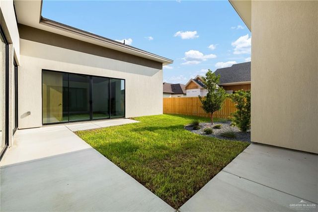 9818 N 24th Lane, Mcallen, TX 78504