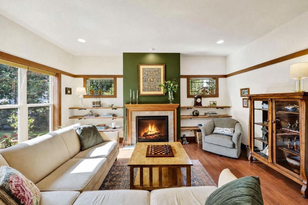 702 McLean Drive, Madison, WI 53718