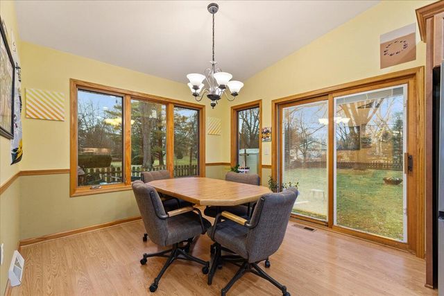 3465 Nassau DRIVE, Brookfield, WI 53045