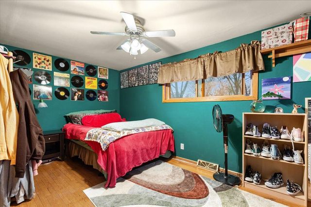 3465 Nassau DRIVE, Brookfield, WI 53045