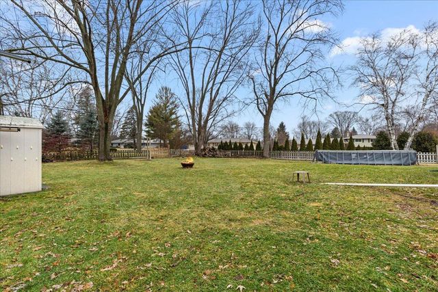 3465 Nassau DRIVE, Brookfield, WI 53045