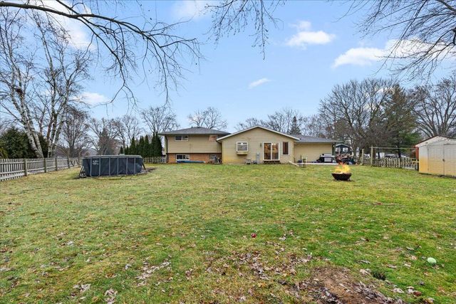 3465 Nassau DRIVE, Brookfield, WI 53045