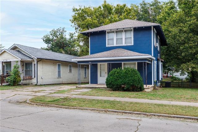 216 S 14th Street, Independence, KS 67301
