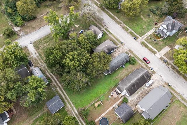 216 S 14th Street, Independence, KS 67301