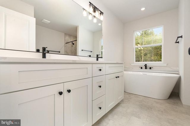 3049 PATRIOT LN, Fredericksburg, VA 22408