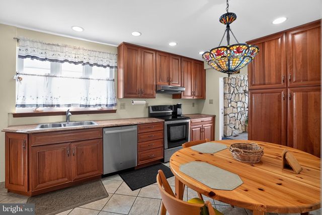 706 KINGS HWY, Haddon Heights, NJ 08035