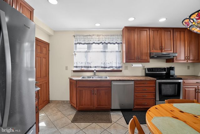 706 KINGS HWY, Haddon Heights, NJ 08035