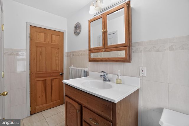 706 KINGS HWY, Haddon Heights, NJ 08035