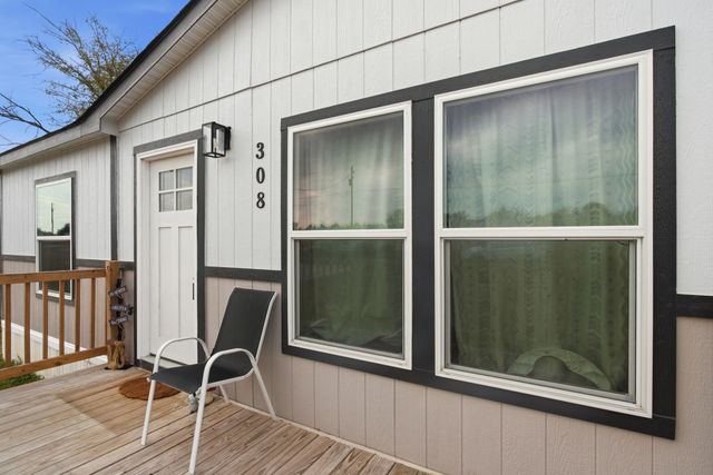 308 Largo Street, Bonham, TX 75418