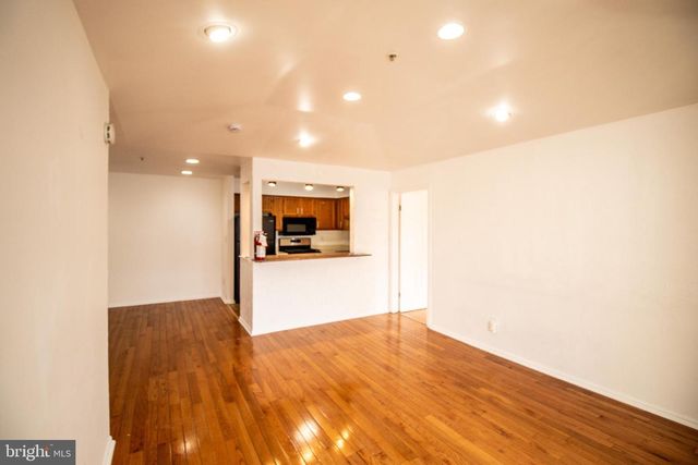 1337 WATERFORD DR, Edison, NJ 08817