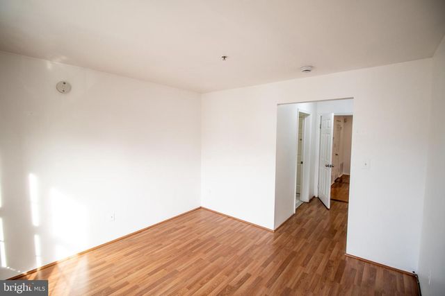 1337 WATERFORD DR, Edison, NJ 08817