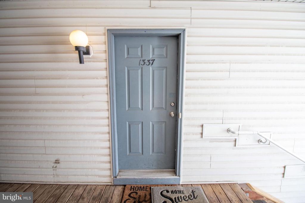 1337 WATERFORD DR, Edison, NJ 08817