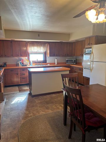 10206 E County Highway 14 Road, Lewistown, IL 61542