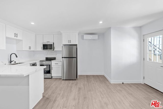 1518 Stearns Drive, Los Angeles, CA 90035