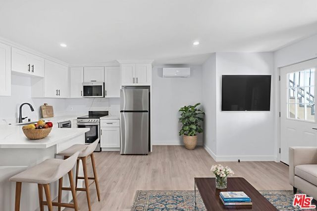 1518 Stearns Drive, Los Angeles, CA 90035