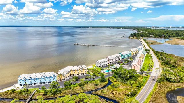 16038 Innerarity Pt Rd 101, Pensacola, FL 32507