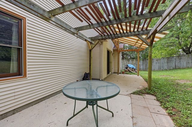2940 Masters View Road, Lexington, KY 40511