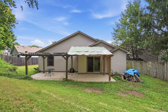2940 Masters View Road, Lexington, KY 40511