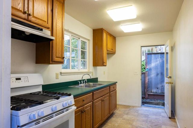 1215 Miles Avenue, Pacific Grove, CA 93950