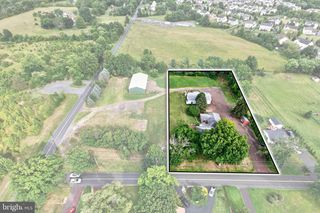 2114 STORE RD, Skippack, PA 19474