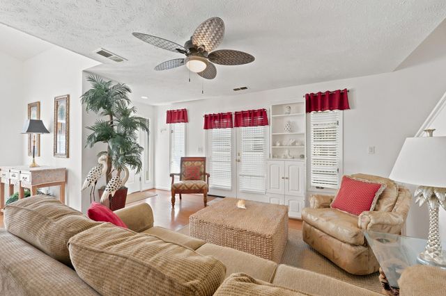938 Tiffany Ln., North Myrtle Beach, SC 29582