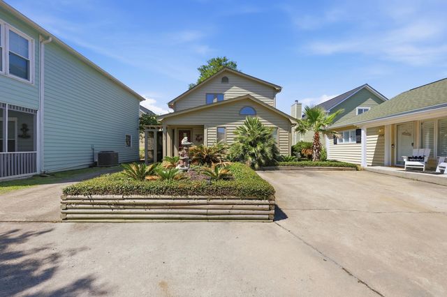 938 Tiffany Ln., North Myrtle Beach, SC 29582