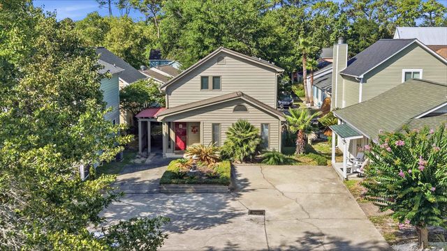 938 Tiffany Ln., North Myrtle Beach, SC 29582
