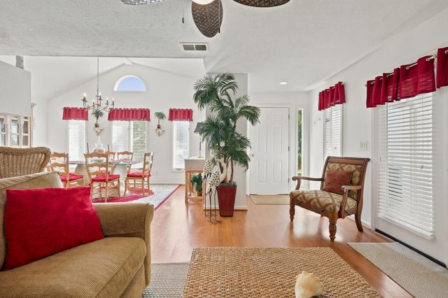 938 Tiffany Ln., North Myrtle Beach, SC 29582