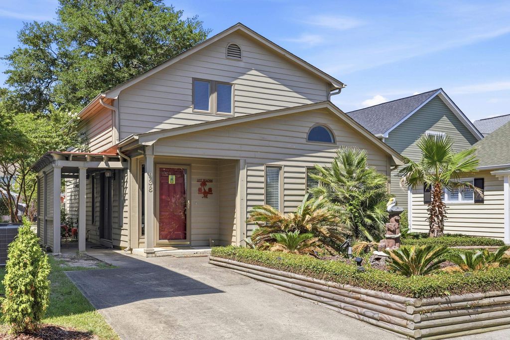 938 Tiffany Ln., North Myrtle Beach, SC 29582