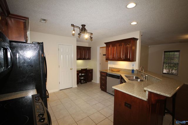 143 Preswick Place, Huntsville, AL 35749