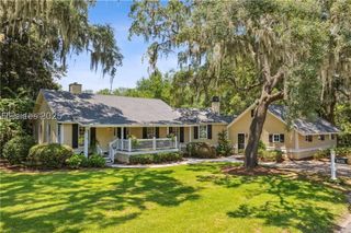 2 Pope Ln, Bluffton, SC 29910