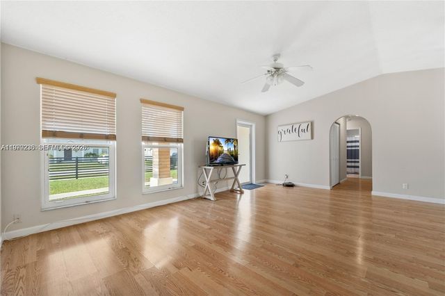 13752 SW 285th St, Homestead, FL 33033