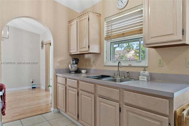 13752 SW 285th St, Homestead, FL 33033