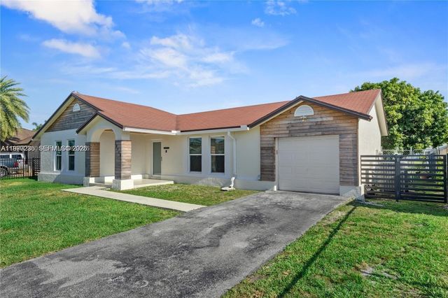 13752 SW 285th St, Homestead, FL 33033