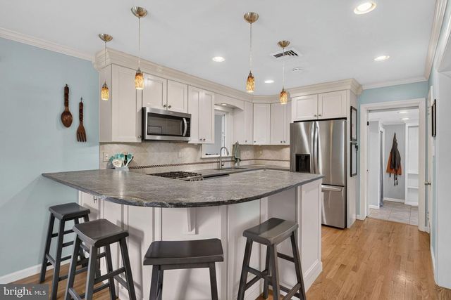 972 SKYLINE DR, Lancaster, PA 17601