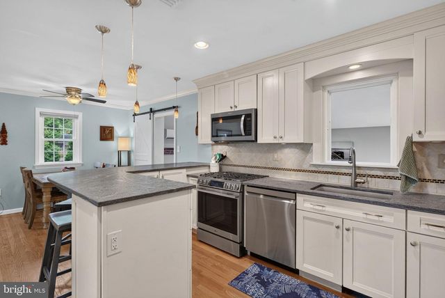 972 SKYLINE DR, Lancaster, PA 17601