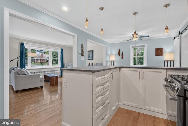 972 SKYLINE DR, Lancaster, PA 17601