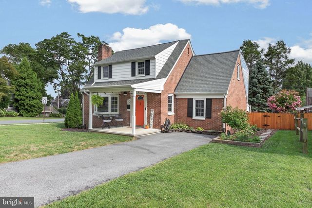 972 SKYLINE DR, Lancaster, PA 17601