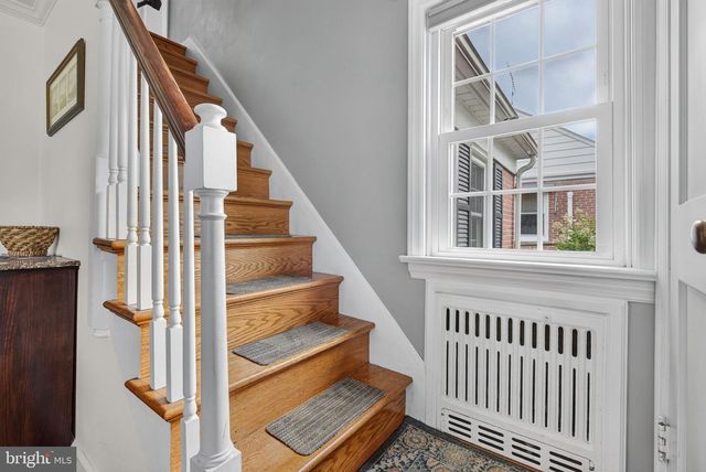 972 SKYLINE DR, Lancaster, PA 17601