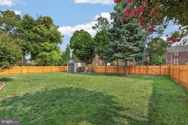 972 SKYLINE DR, Lancaster, PA 17601