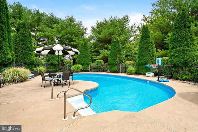 65 CLIFFWOOD DR, Allentown, NJ 08501
