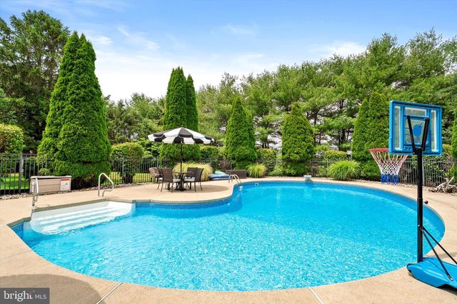 65 CLIFFWOOD DR, Allentown, NJ 08501