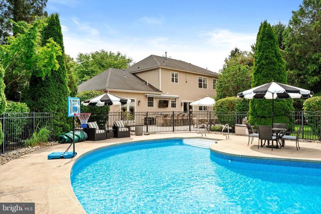 65 CLIFFWOOD DR, Allentown, NJ 08501