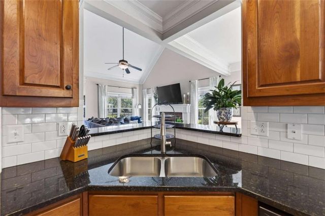 85 Maple Leaf Drive, Oxford, GA 30054