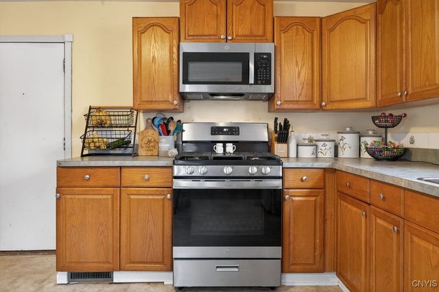 108 Upton Street, Dewitt, NY 13057