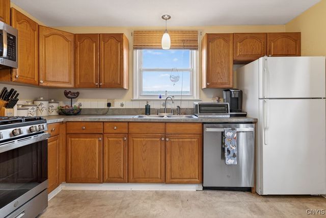 108 Upton Street, Dewitt, NY 13057