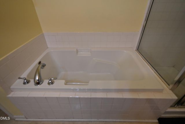 8640 Neuse Landing Lane 105, Raleigh, NC 27616