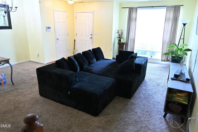 8640 Neuse Landing Lane 105, Raleigh, NC 27616