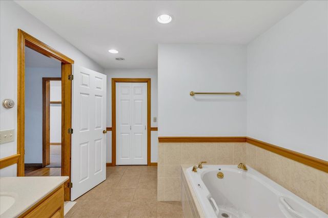 94 Stratford Lane, Yarmouth Port, MA 02675