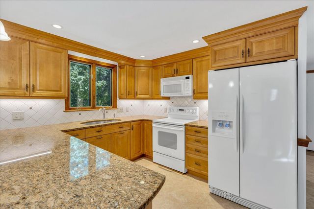 94 Stratford Lane, Yarmouth Port, MA 02675